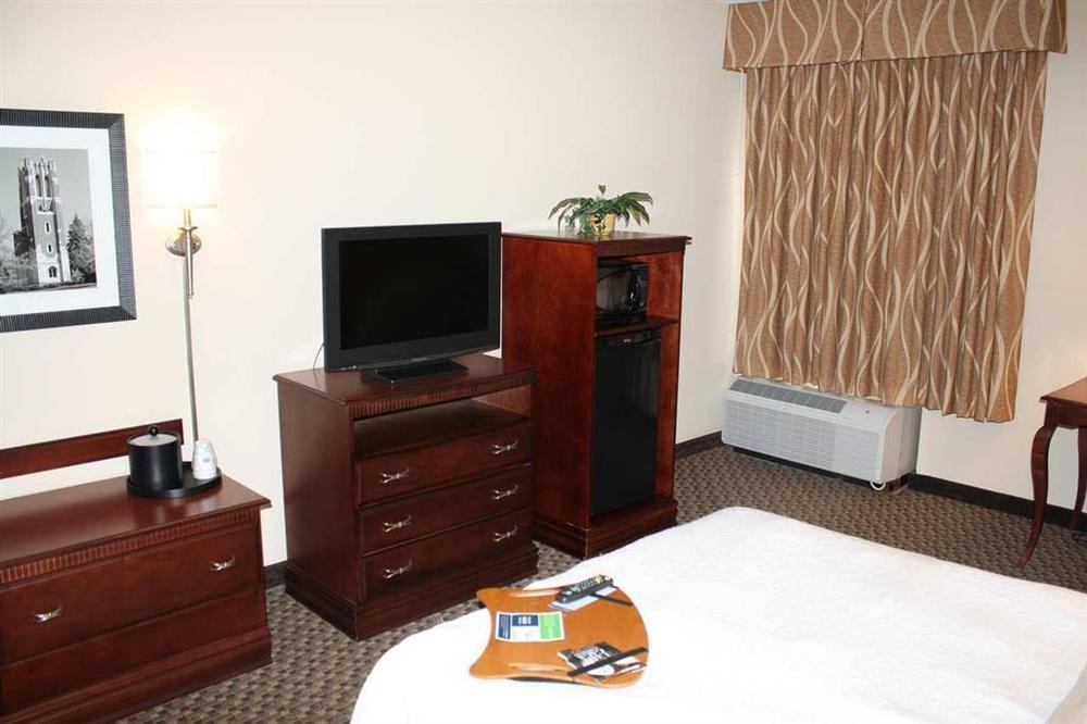 Hampton Inn East Lansing Room photo