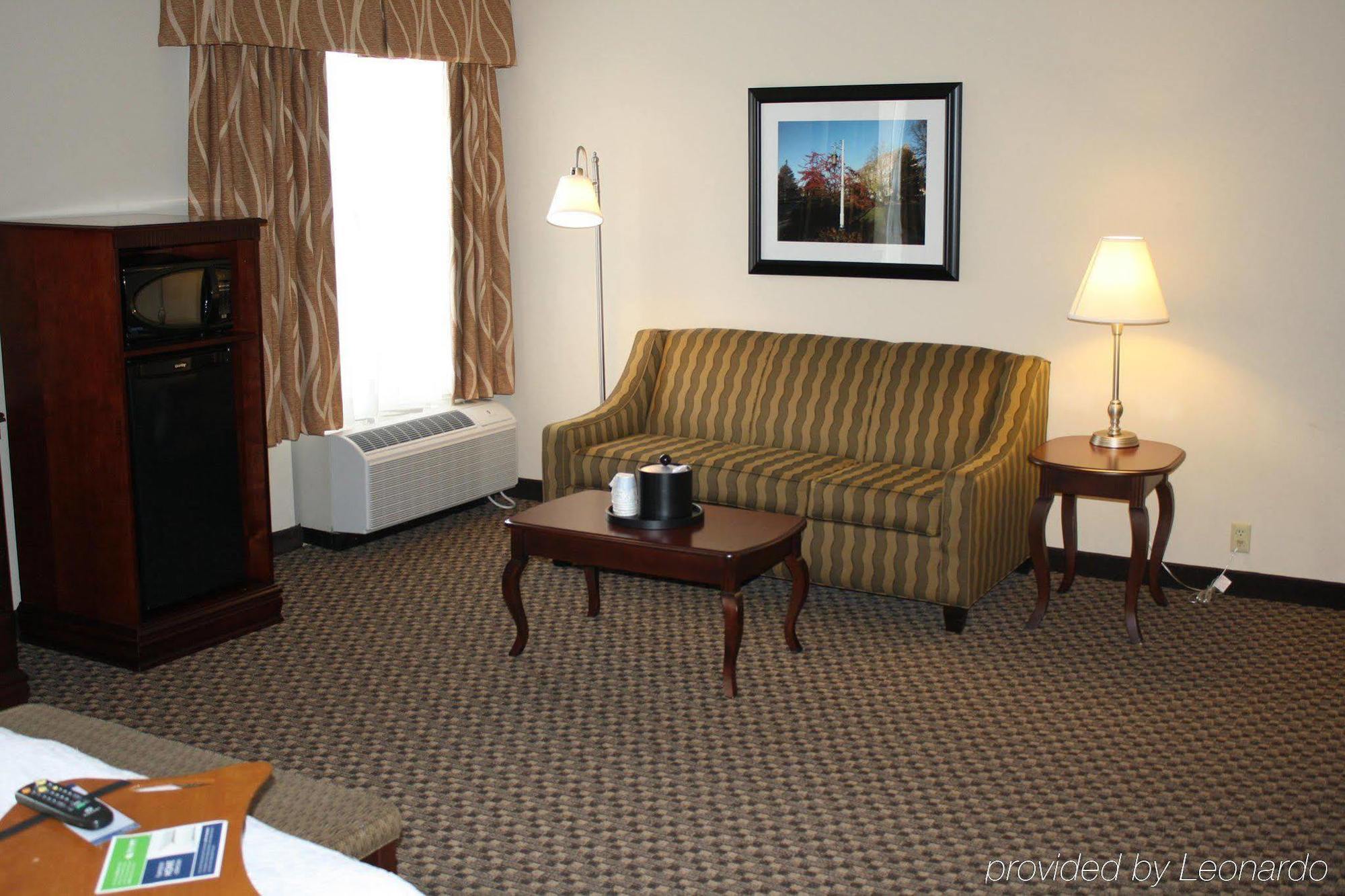 Hampton Inn East Lansing Room photo