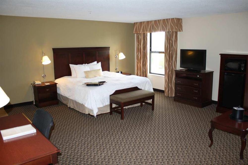 Hampton Inn East Lansing Room photo